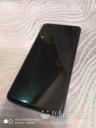 Samsung Galaxy A7 (Old)